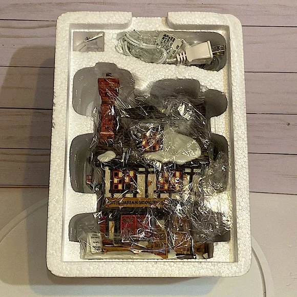 DEPARTMENT 56 - Antiquarian Bookseller - Heritage Village - Dickens Village - Picture 8 of 11